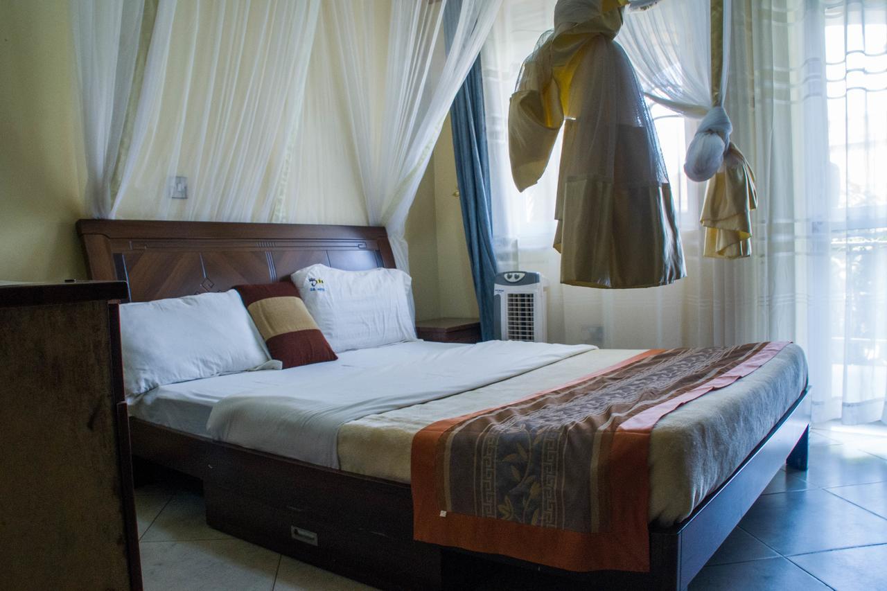 Desert Breeze Hotel Arua Ngoại thất bức ảnh