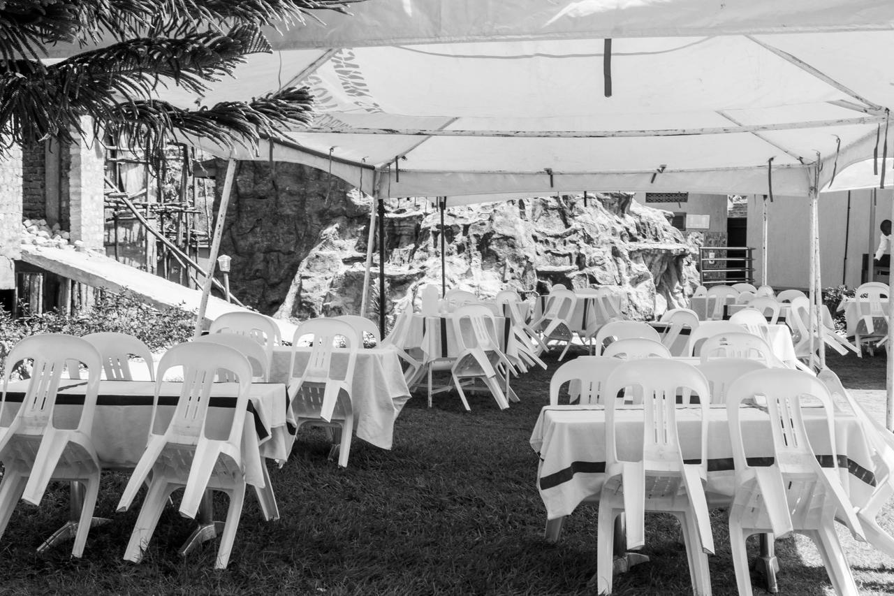 Desert Breeze Hotel Arua Ngoại thất bức ảnh