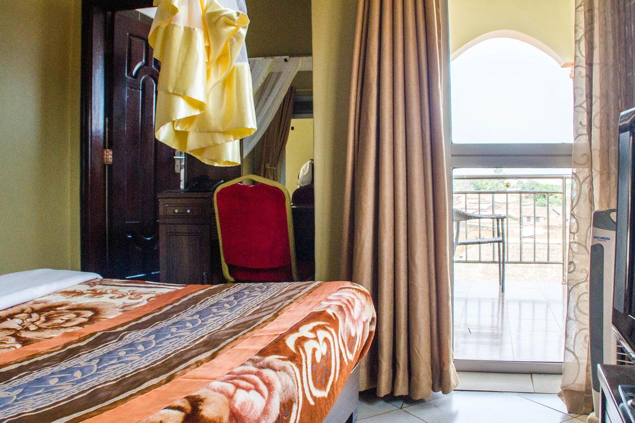 Desert Breeze Hotel Arua Ngoại thất bức ảnh