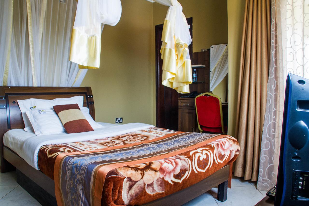 Desert Breeze Hotel Arua Ngoại thất bức ảnh